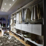 Begehbarer Kleiderschrank Massivholz Mit System Planen Walk In Intended For Begehbarer Kleiderschrank System