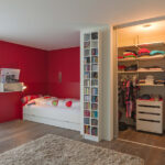 Begehbarer Kleiderschrank Mit Innenlicht Im Mädchenzimmer inside Begehbarer Kleiderschrank Kinder