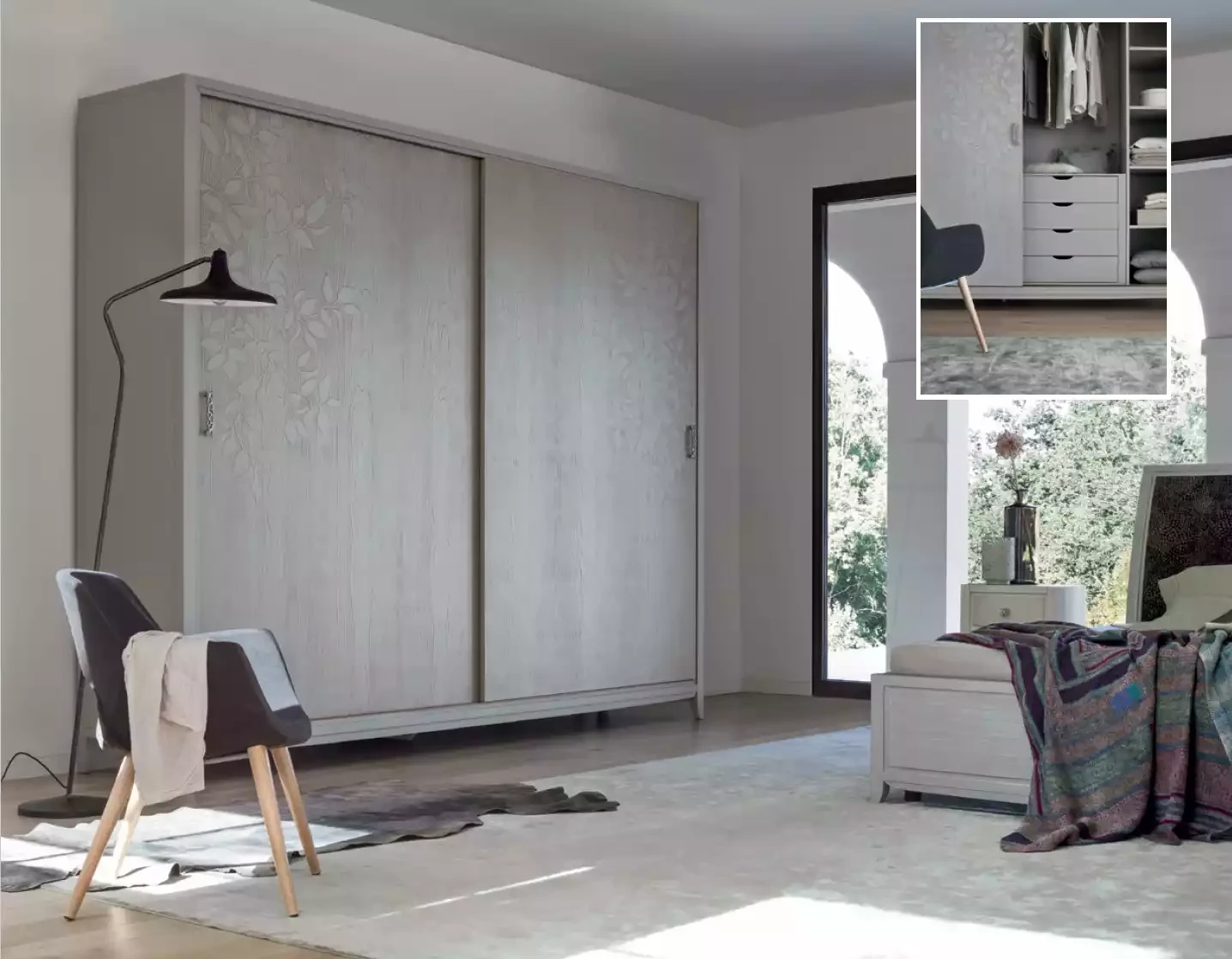 Der Perfekte Kleiderschrank Für Kleine Räume | Jvmoebel.de In Kleiderschrank Grau Holz