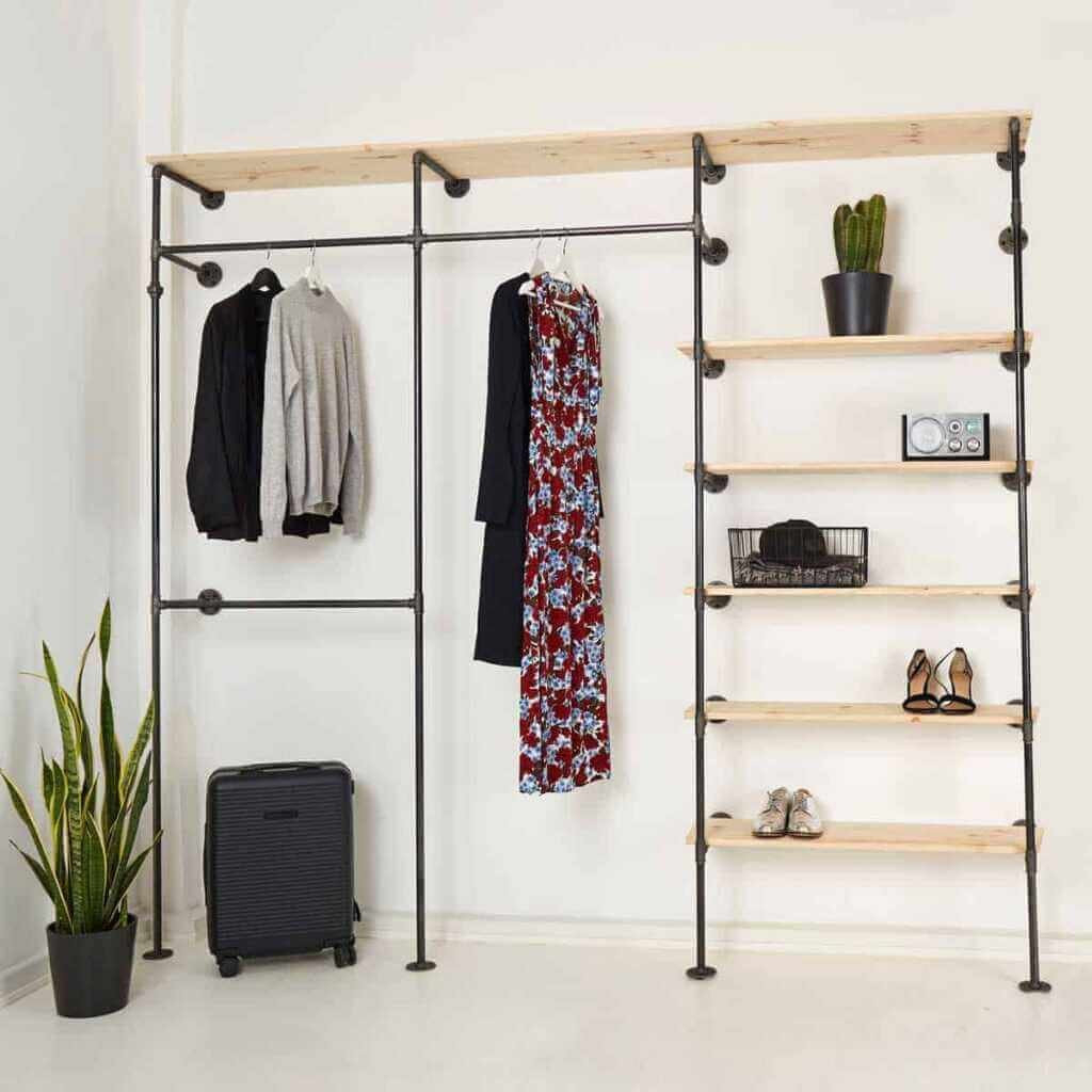 Diy: Offener Kleiderschrank Aus Rohren Selber Bauen | Various Magazin inside Offener Kleiderschrank Selber Bauen