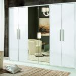 Geräumiger 6 Türiger Kleiderschrank | Klassisches Schlafzimmer With Regard To 6 Türiger Kleiderschrank