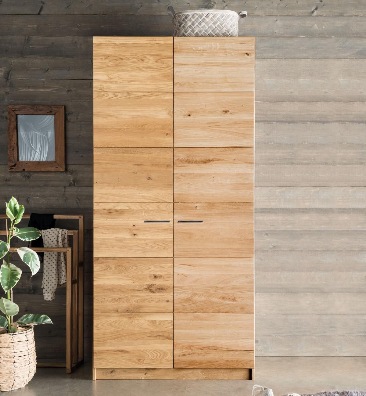 Kleiderschrank 2 Türig Massivholz Eiche Mit Einteilung pertaining to Eiche Kleiderschrank