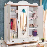 Kleiderschrank Für Kinderzimmer, Drei Mit Zentralem Spiegel With Regard To Mädchen Kleiderschrank
