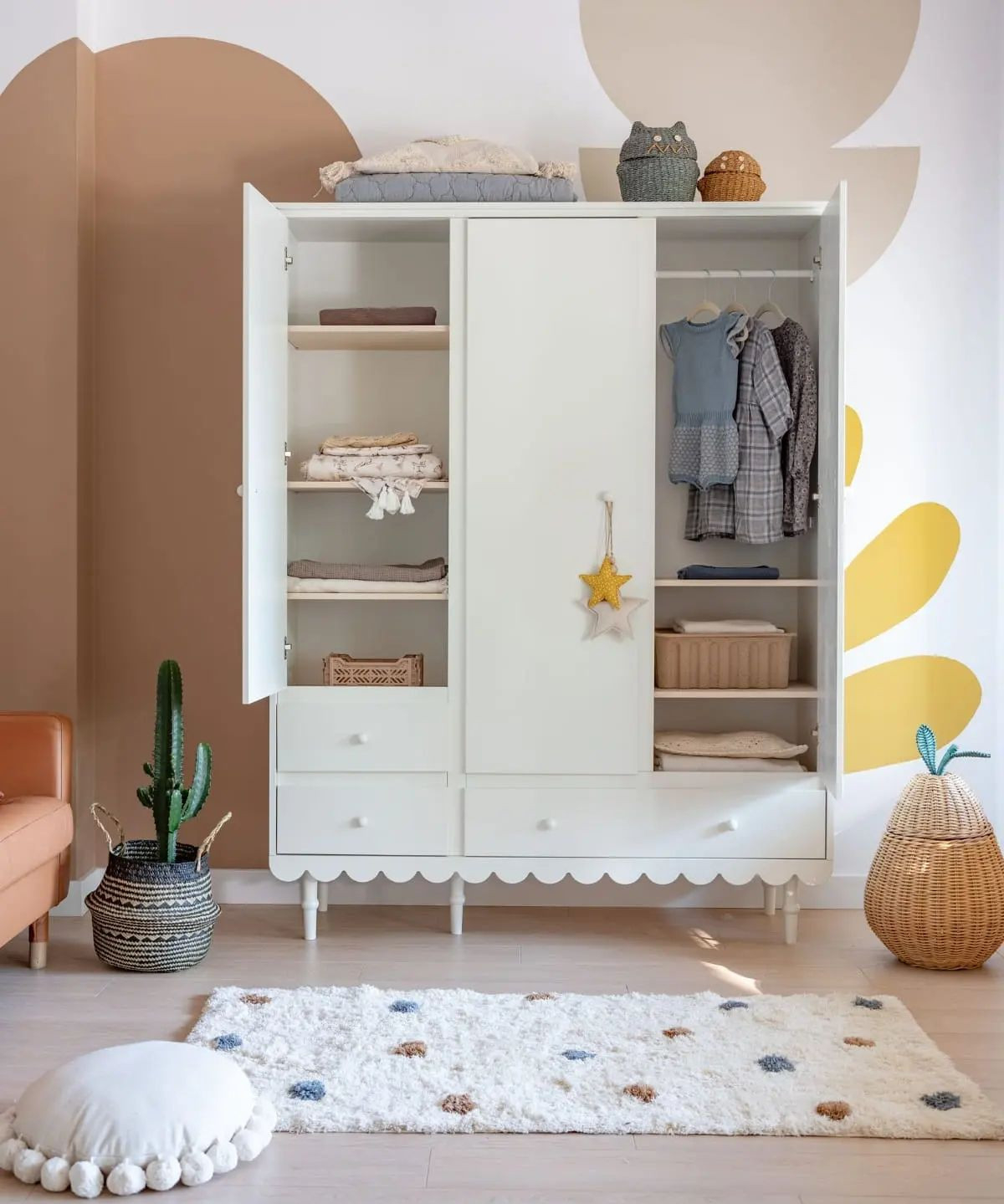 Kleiderschrank Mit Viel Stauraum Im Vintage/ Retro Stil Zum Verlieben with Retro Kleiderschrank