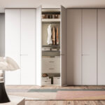 Kleiderschrank Mit Weiß Lackierten Türen | Idfdesign regarding Otto Kleiderschrank