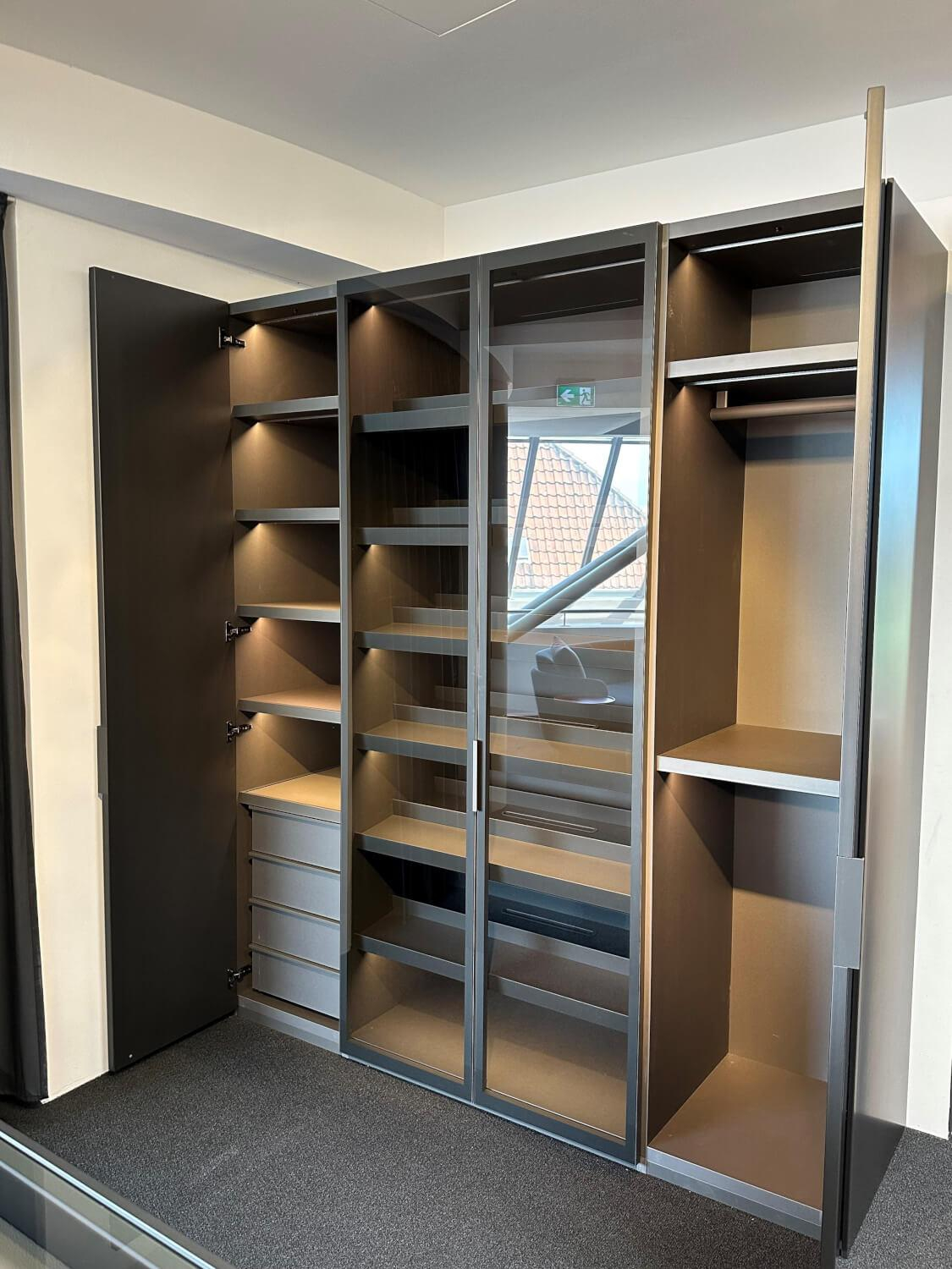 Kleiderschrank New Entry Metallisch Lackiert Bronzo 23 Grau Anthrazit Und  Ardesia Glas Grau Anthrazit Mit Beleuchtung regarding Kleiderschrank Herren