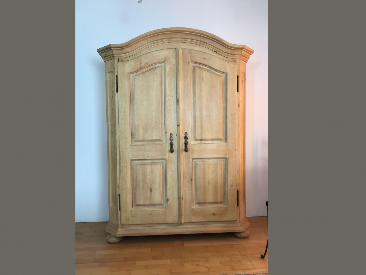 Kleiderschrank Pinie Gebürstet Von Village | Designermöbel Sindelfingen regarding Kleiderschrank Gebraucht