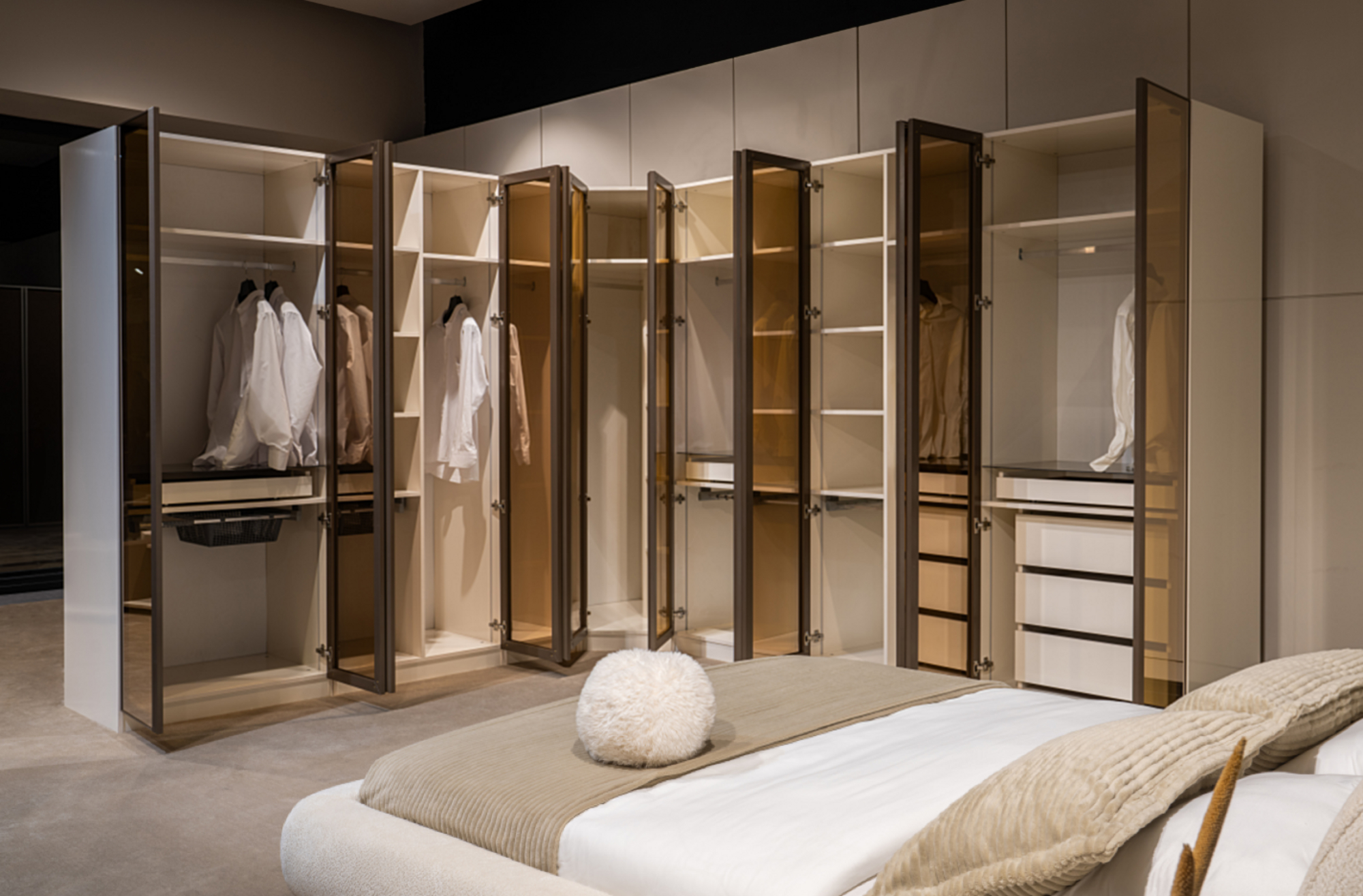 Luxuriöser Designer Weißer L-Form Kleiderschrank Auf Jvmoebel.ch with Kleiderschrank L Form